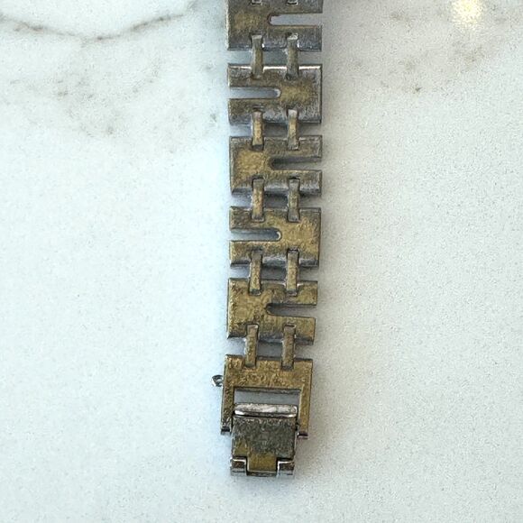 Vintage Caravelle Bulova Women's Silver Tone Mechanical Wrist Watch - Picture 9 of 10